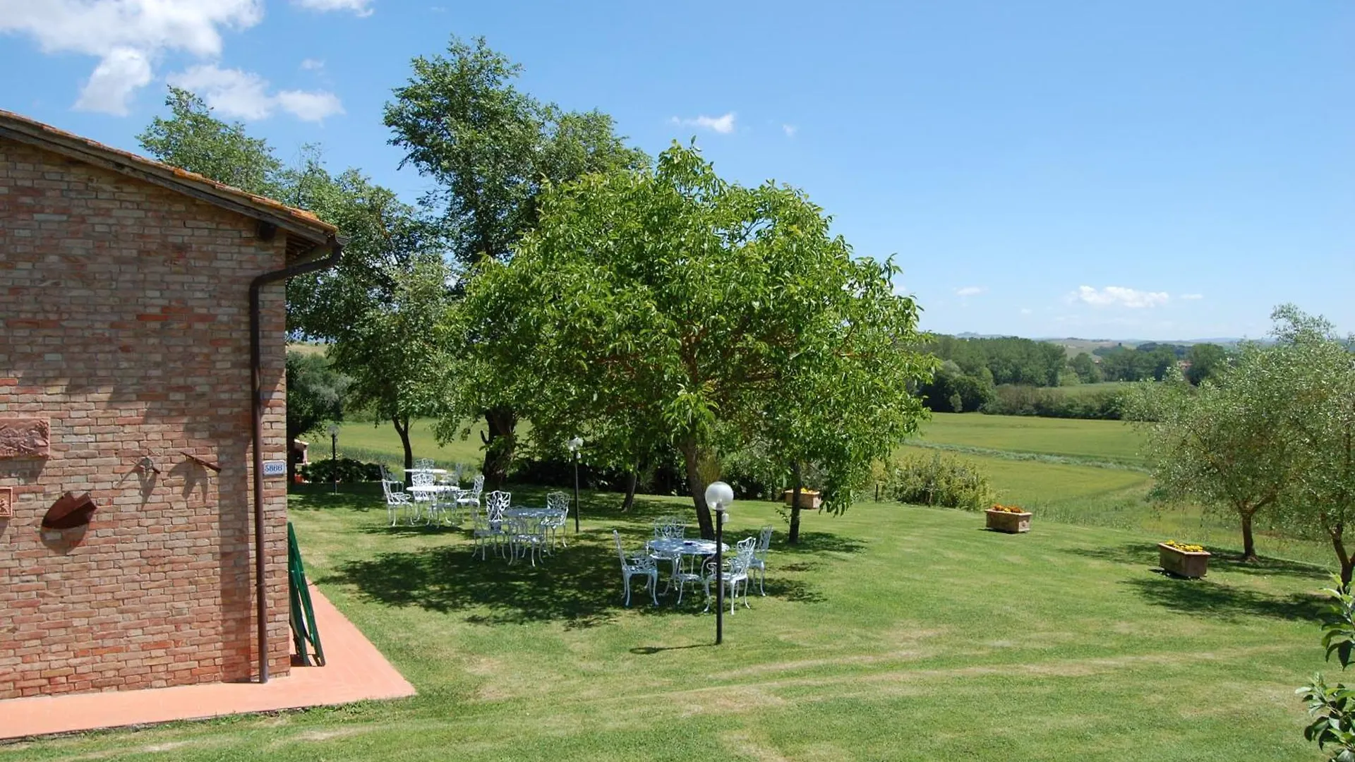 Agriturismo San Giorgio Monteroni dʼArbia 0*,